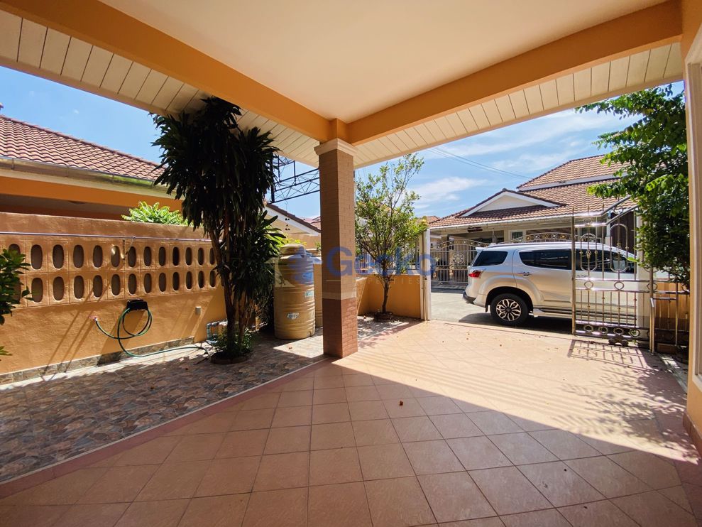 3 Bedrooms House in Chokchai Village 8  East Pattaya H009617 (Photo 2)