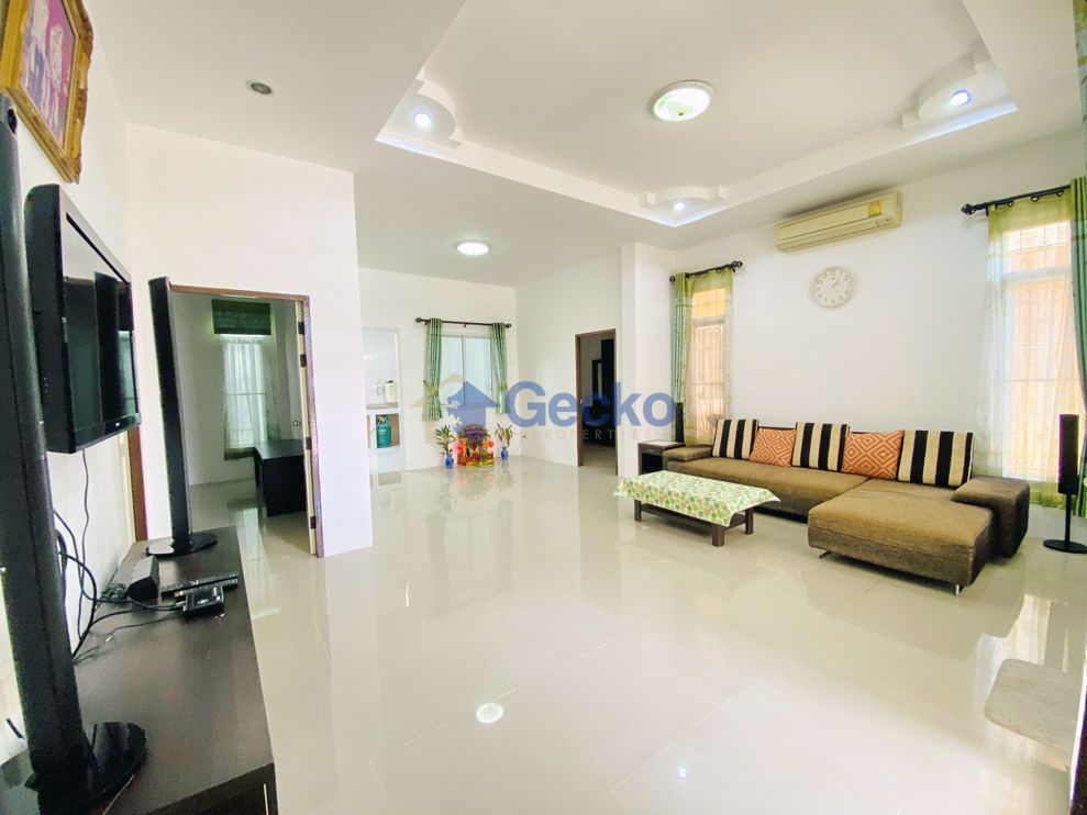 3 Bedrooms House in Chokchai Village 8  East Pattaya H009617 (Photo 4)