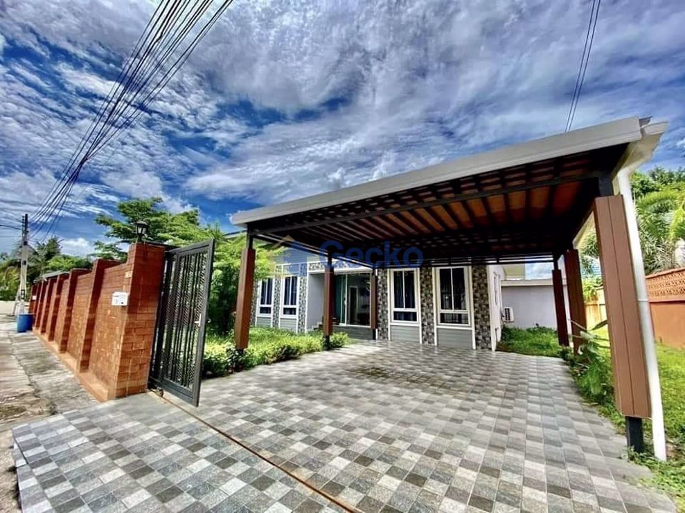 3 Bedrooms House in Natheekarn Park View  East Pattaya H009684 (Photo 1)