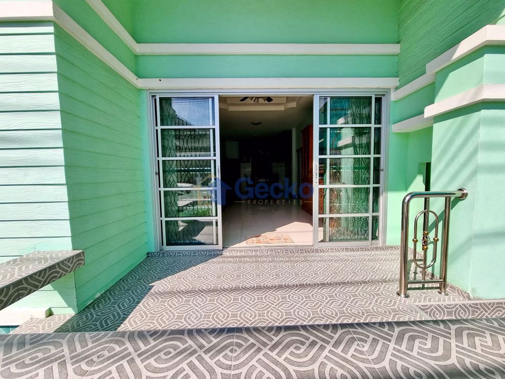 4 Bedrooms House in Baan Chalita  Na Kluea H009689 (Photo 2)