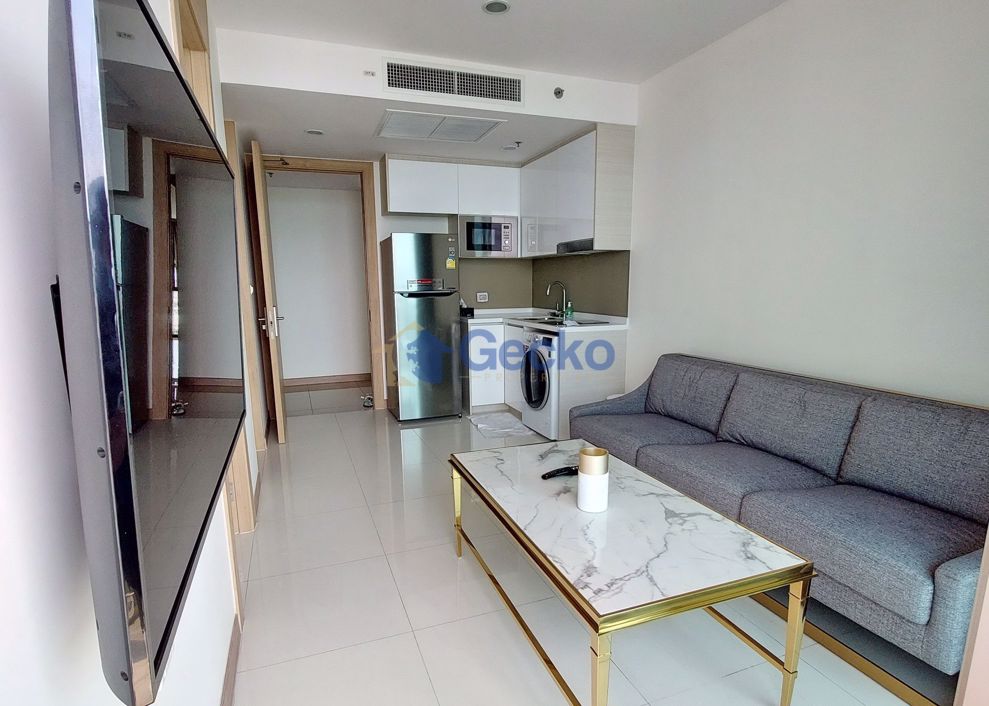 1 Bedroom Condo in The Riviera Wong Amat Beach Wongamat C009693 (Photo 4)
