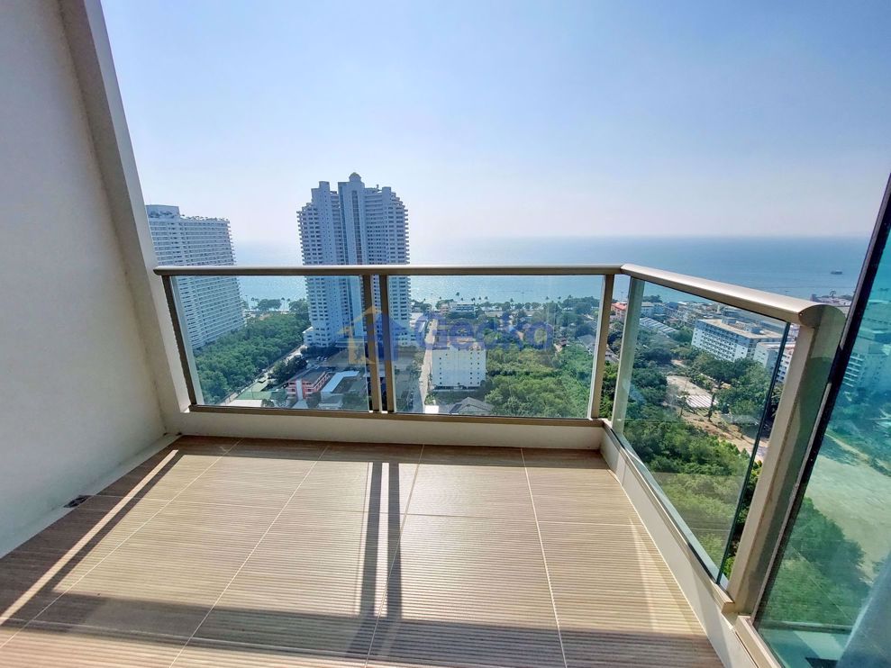 2 Bedrooms Condo in The Riviera Jomtien Jomtien C009709 (Photo 1)