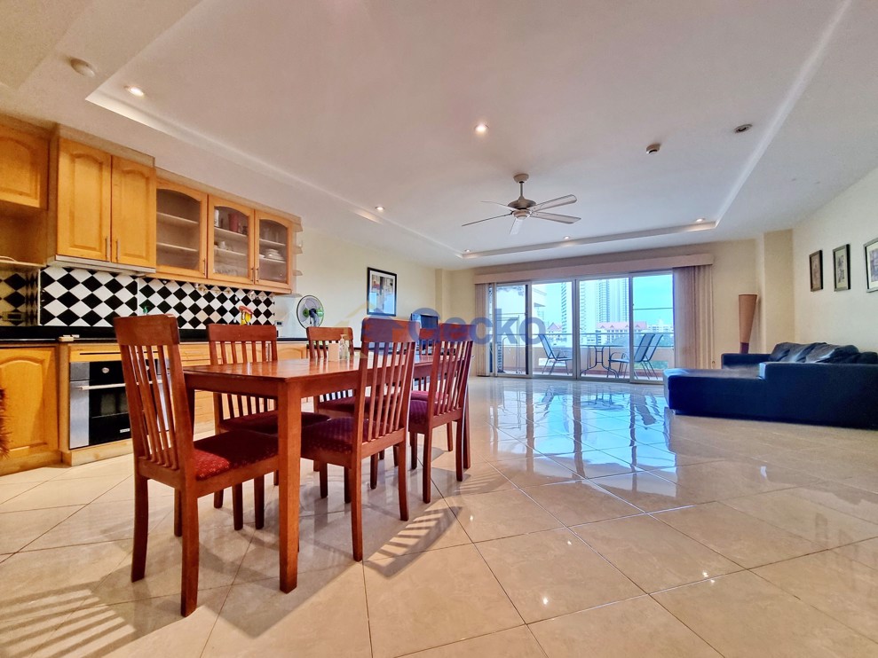 2 Bedrooms Condo in Wongamat Residence Wongamat C002313 (Photo 3)