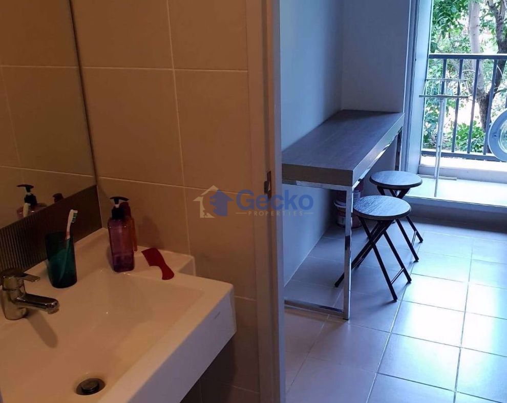 Studio Condo in The Grass South Pattaya C009720 (Photo 4)