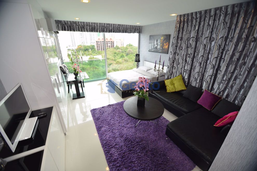 1 Bedroom Condo in Club Royal Wongamat C009747 (Photo 1)