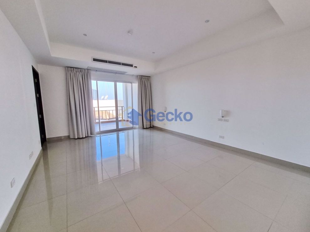 4 Bedrooms Condo in The Club House Residence Pratumnak C009768 (Photo 4)