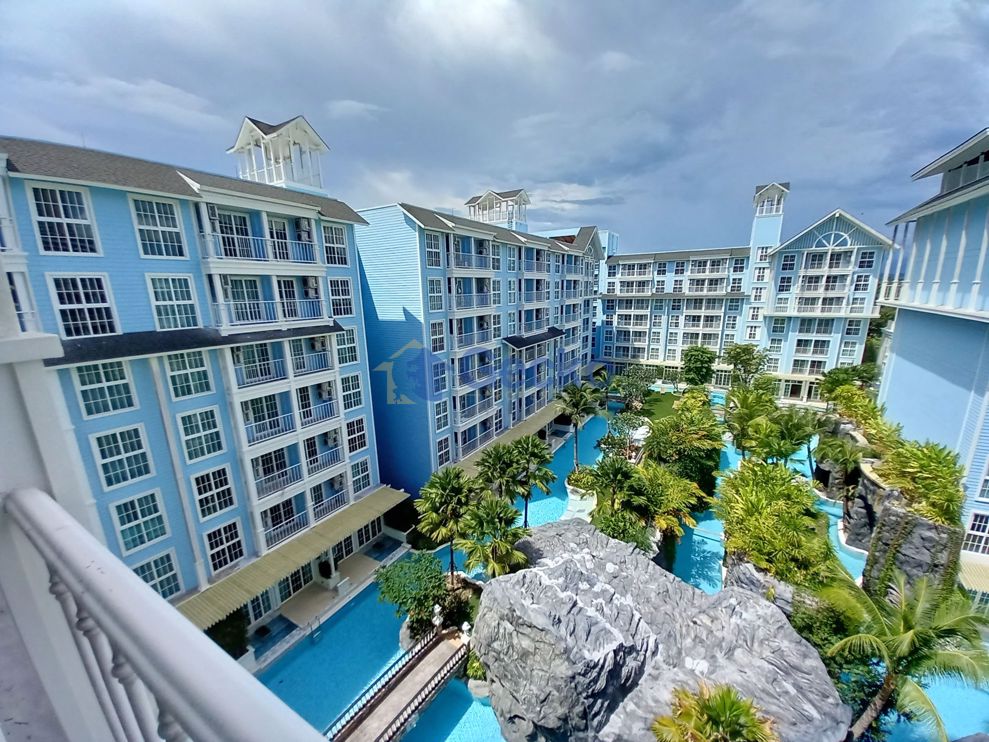 Grand Florida Beachfront Condo Resort (Photo 4)