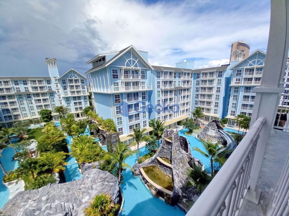 Grand Florida Beachfront Condo Resort (Photo 2)
