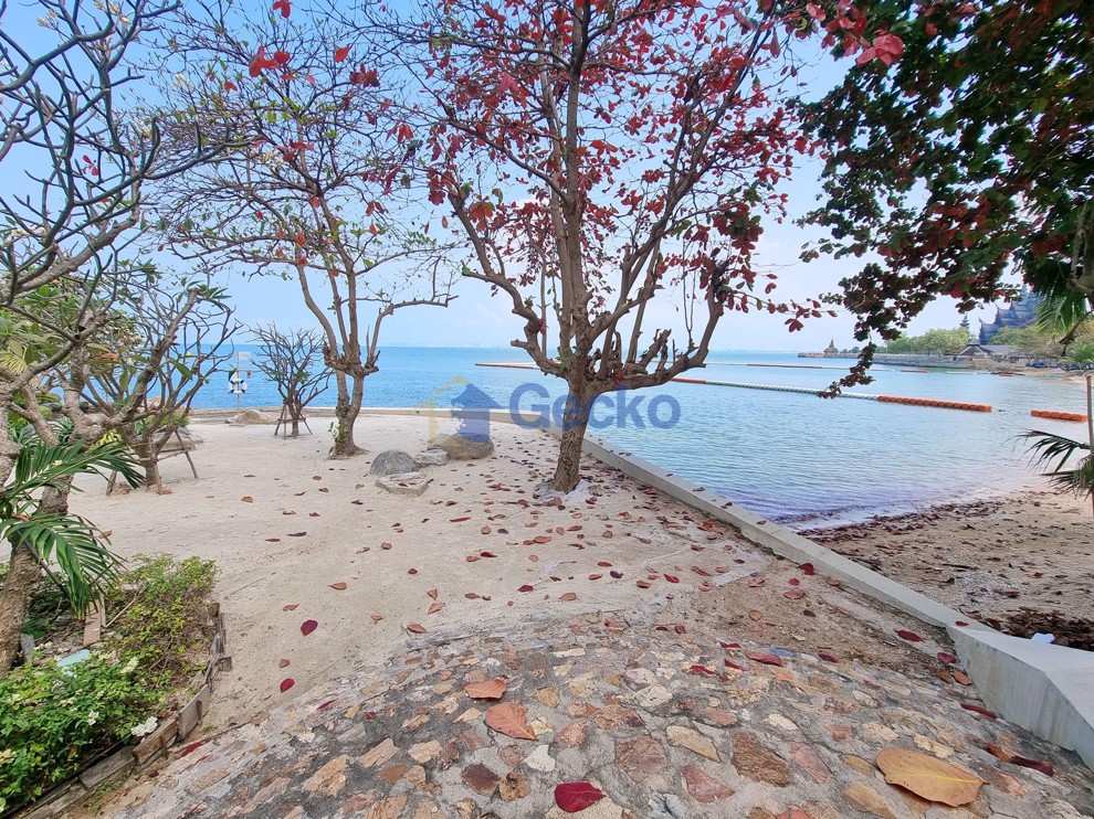 Garden Cliff Condominium 2 (Photo 1)