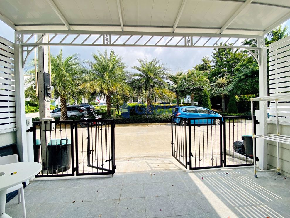 4 ห้องนอน บ้าน in Golden Town  พัทยาตะวันออก H009804 (Photo 1)