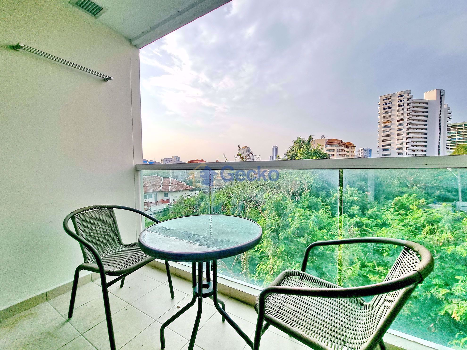 1 Bedroom Condo in Art on the Hill Pratumnak C009825