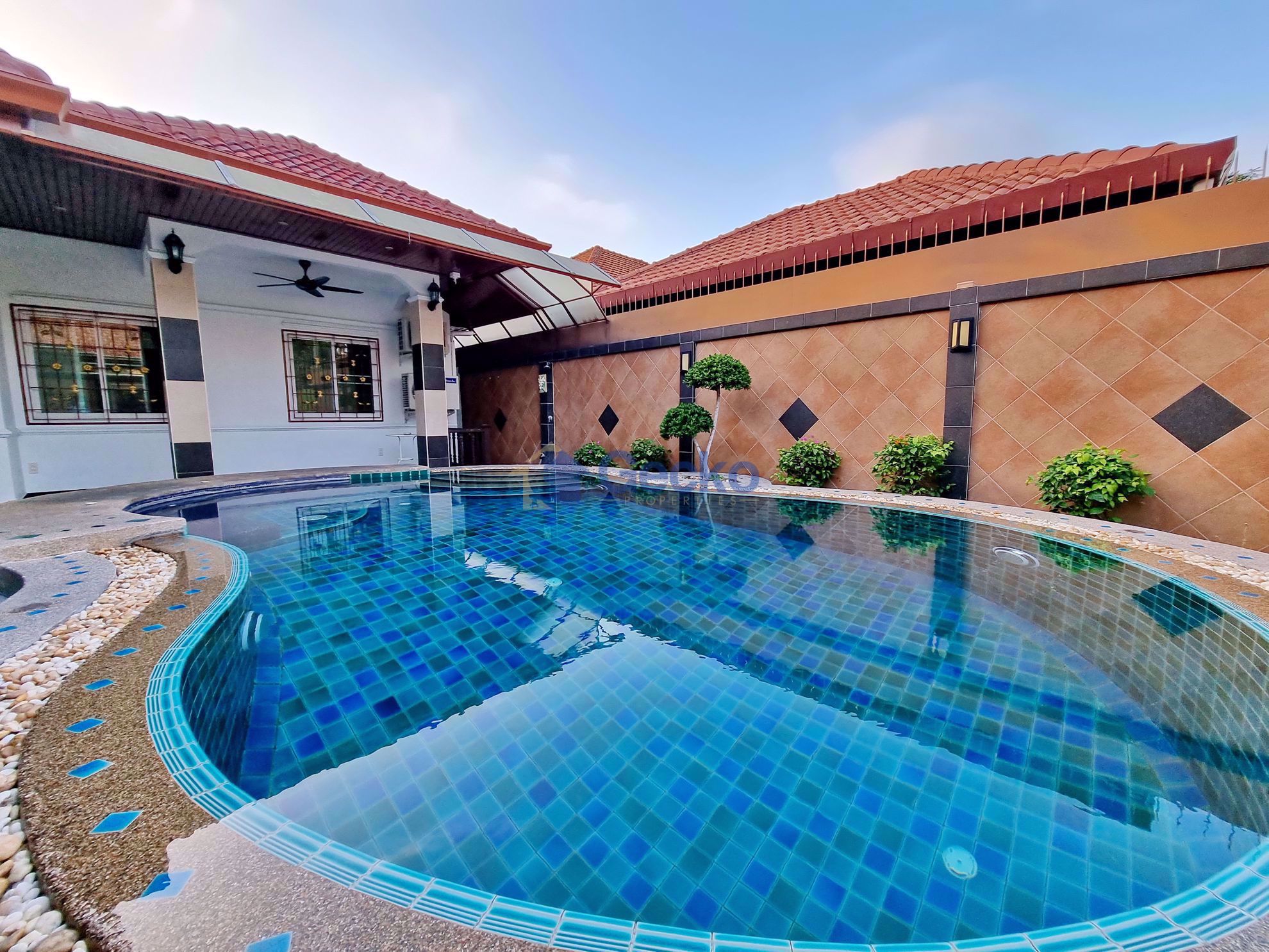 3 Bedrooms House in Eakmongkol 8  South Pattaya H009826