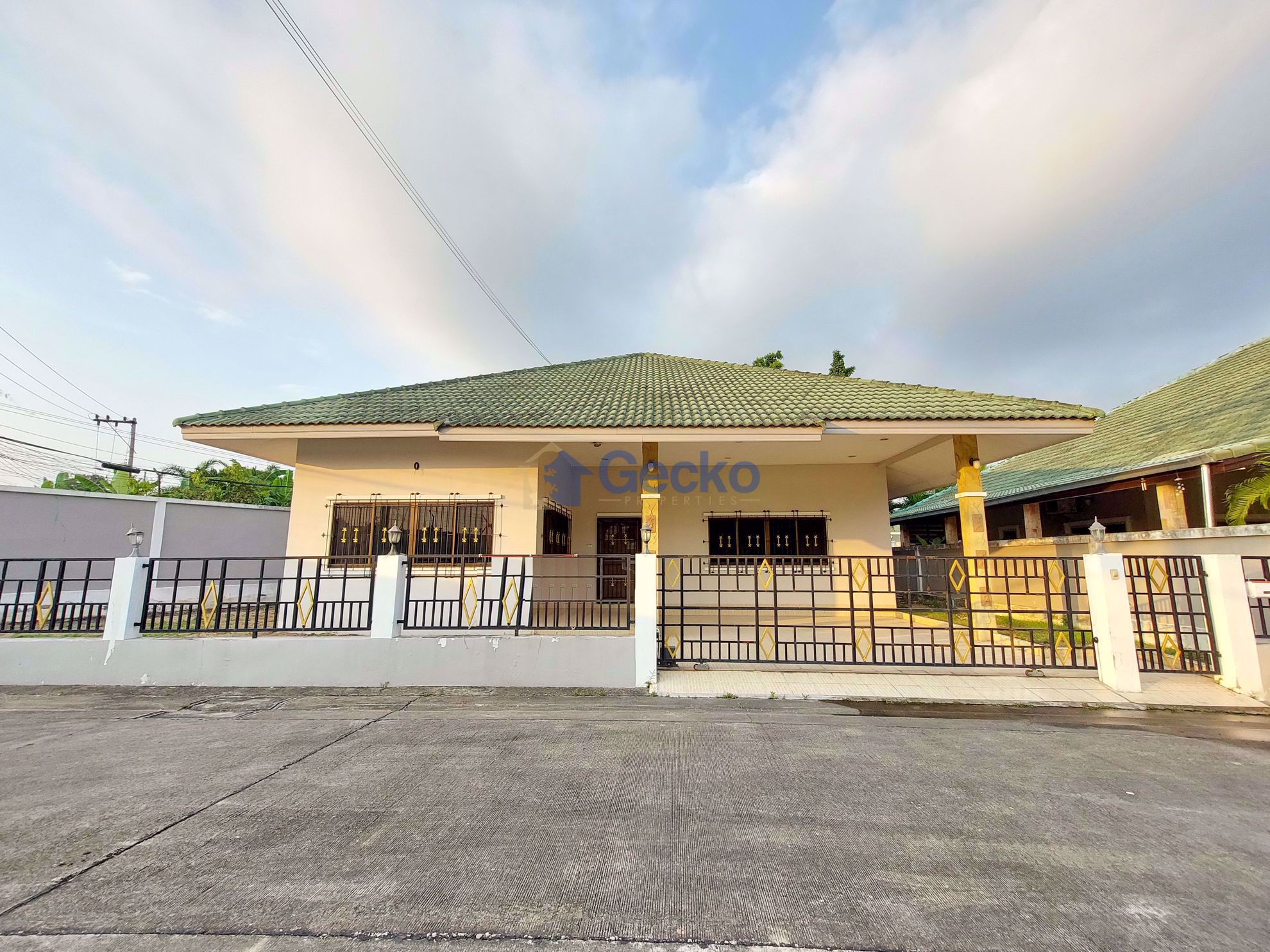 3 Bedrooms House in SP Village 4  East Pattaya H009833