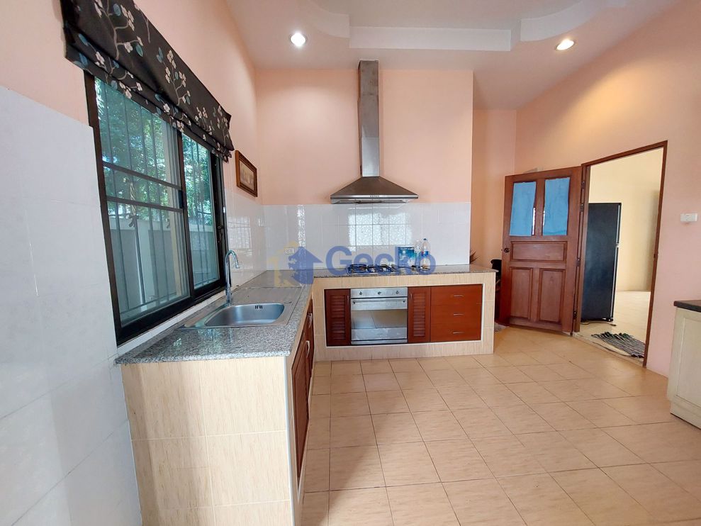 3 Bedrooms House in SP Village 4  East Pattaya H009833 (Photo 3)