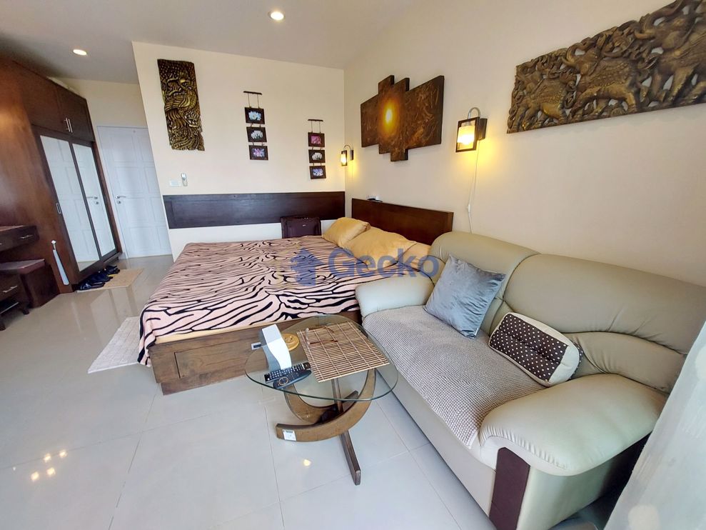 Studio Condo in AD Condo Hyatt Wongamat C009844 (Photo 4)