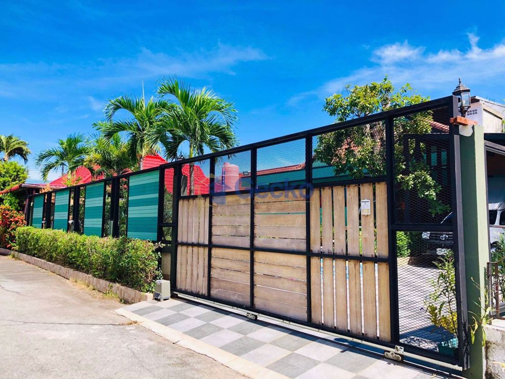 4 ห้องนอน บ้าน in Royal Prestige  พัทยาตะวันออก H009857 (Photo 1)