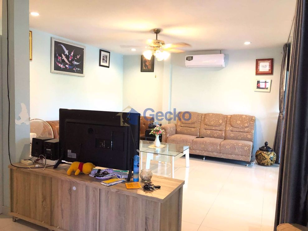 4 ห้องนอน บ้าน in Royal Prestige  พัทยาตะวันออก H009857 (Photo 4)