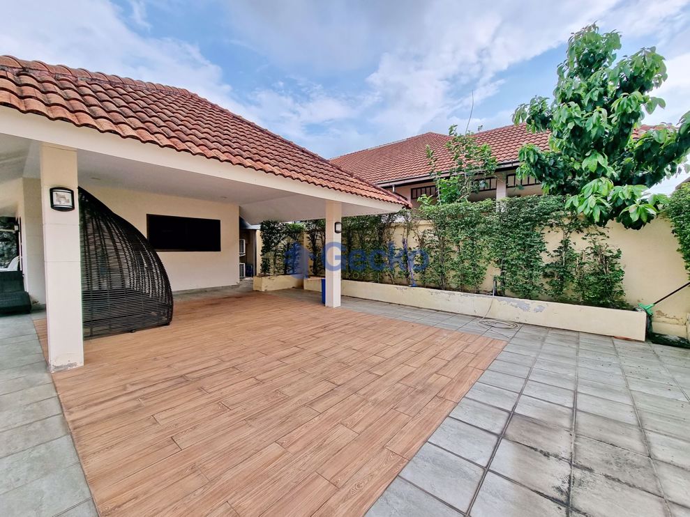 4 Bedrooms House in Pattaya Hill Village 2  East Pattaya H009863 (Photo 2)
