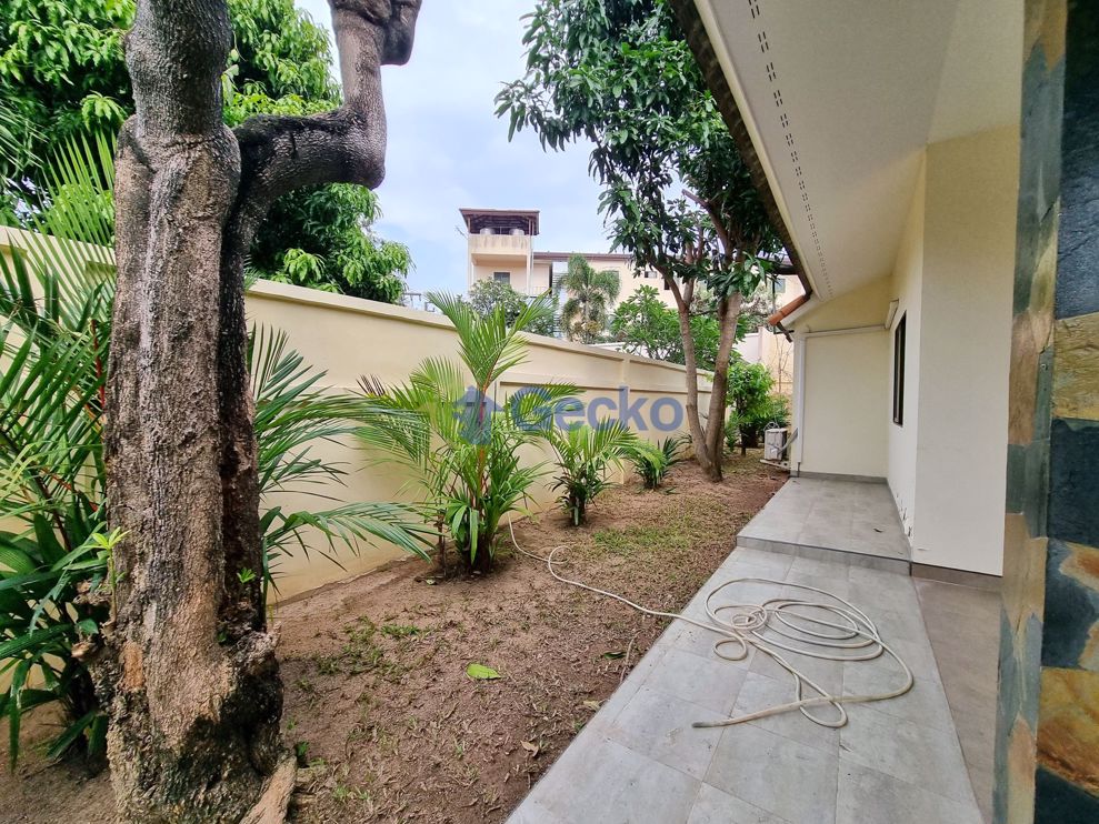 4 Bedrooms House in Pattaya Hill Village 2  East Pattaya H009863 (Photo 4)