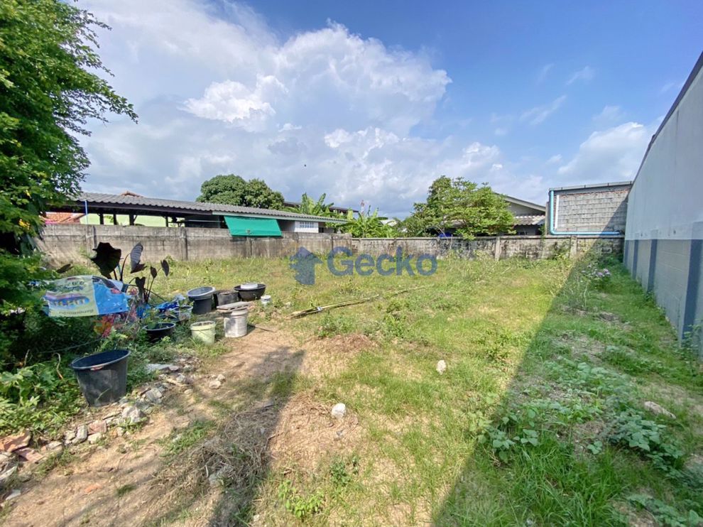 ที่ดิน available in พัทยาตะวันออก L009871 (Photo 1)