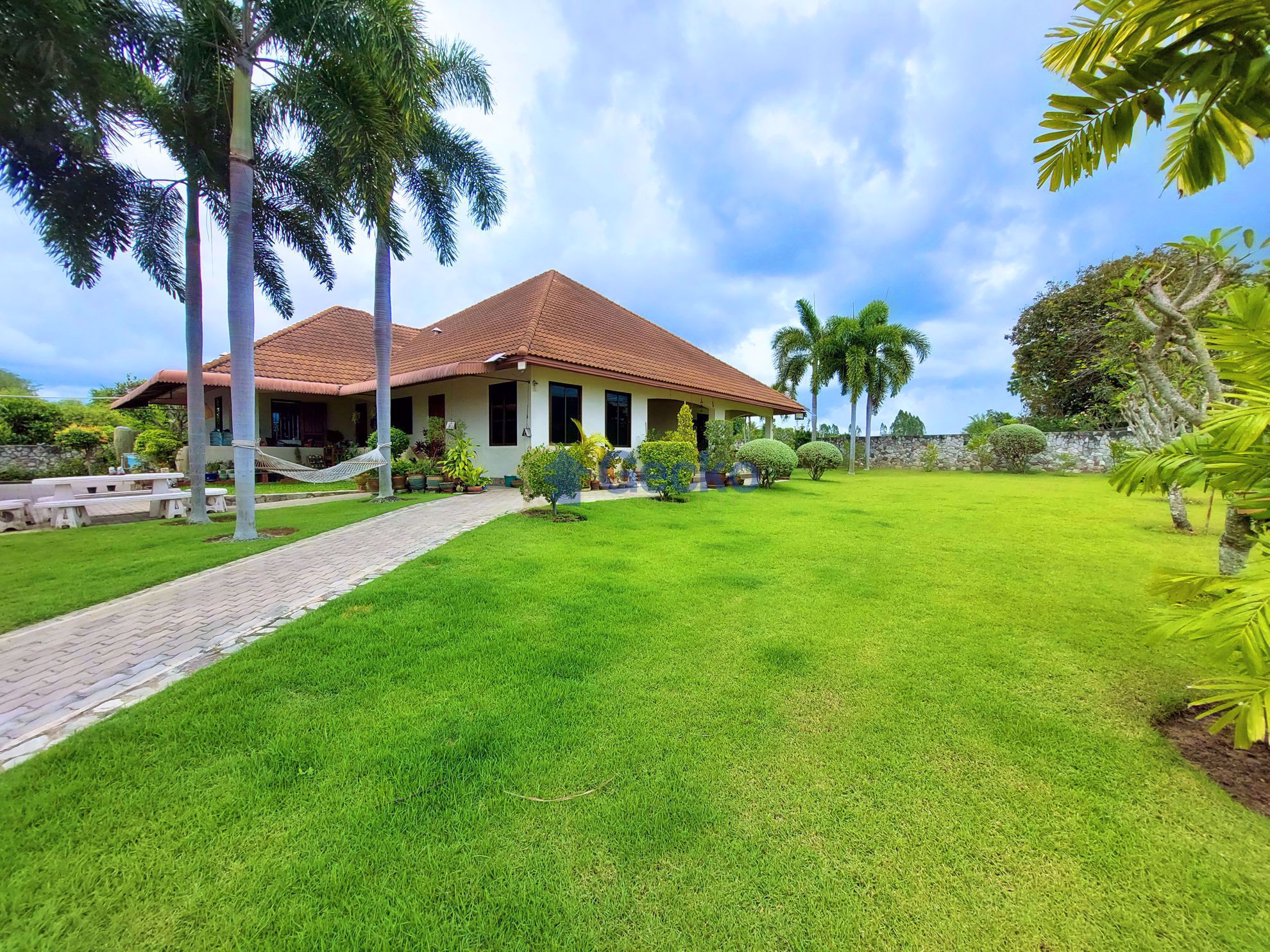 4 Bedrooms House  East Pattaya H009880