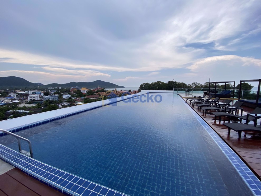 2 ห้องนอน คอนโดมิเนี่ยม in Sea Saran Condo บางเสร่ C009903 (Cover Photo)