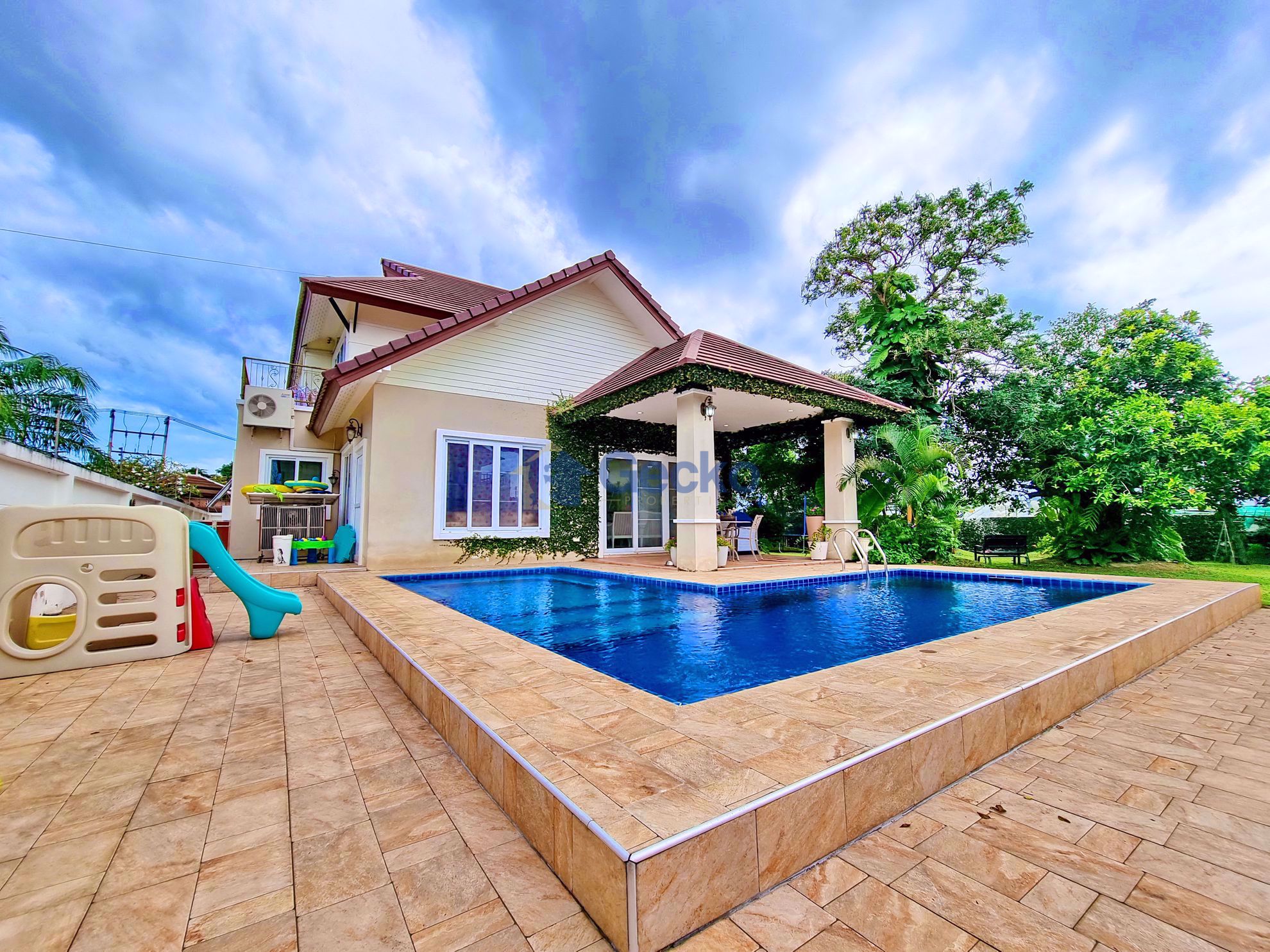 3 Bedrooms House in Tropical Village  East Pattaya H009922