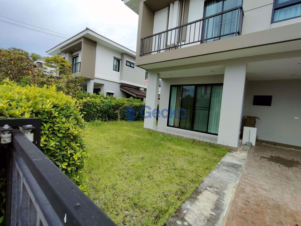 3 Bedrooms House in H Living Life  East Pattaya H009936 (Photo 2)
