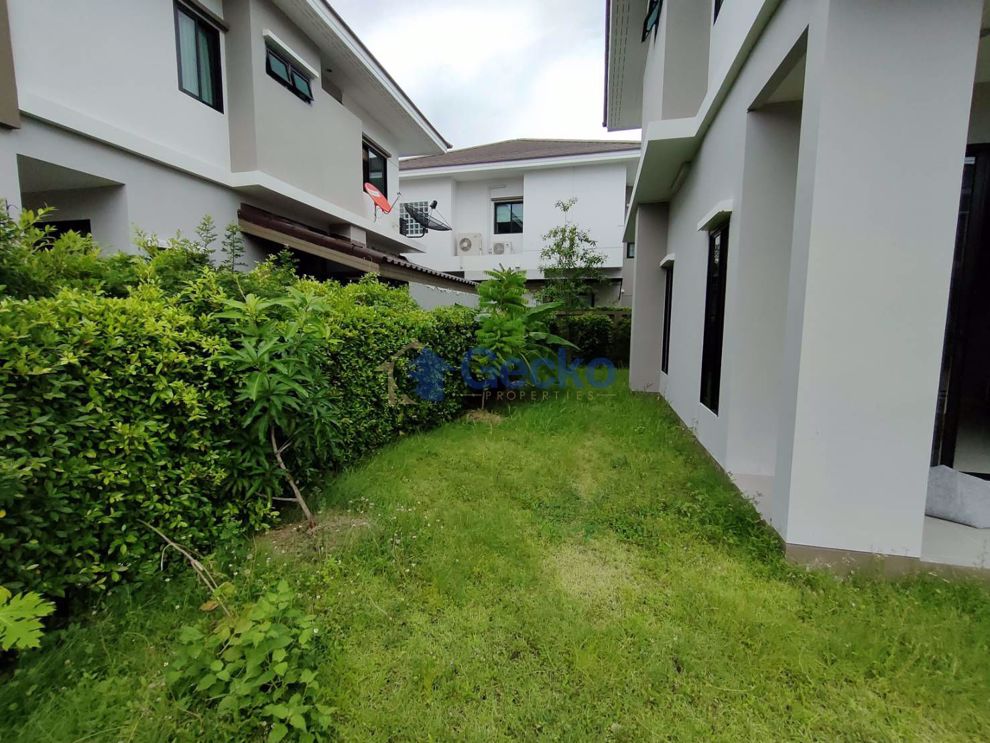 3 Bedrooms House in H Living Life  East Pattaya H009936 (Photo 4)
