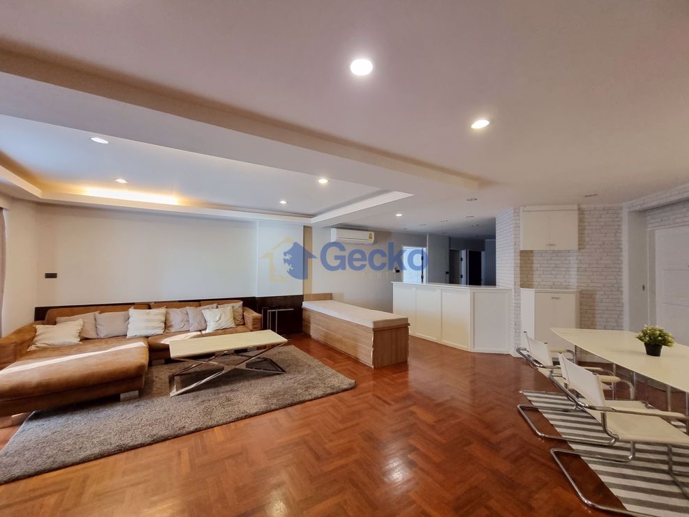 3 Bedrooms Condo in Park Beach  Wongamat C004525 (Photo 2)