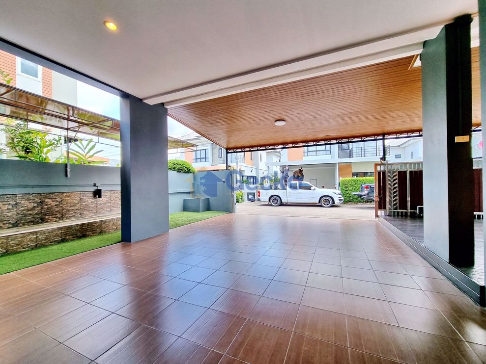3 Bedrooms House in Patta Village  East Pattaya H009959 (Photo 4)