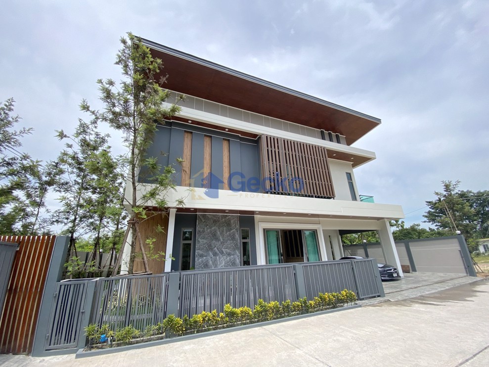 98 Lakeville Mabprachan (Photo 1)