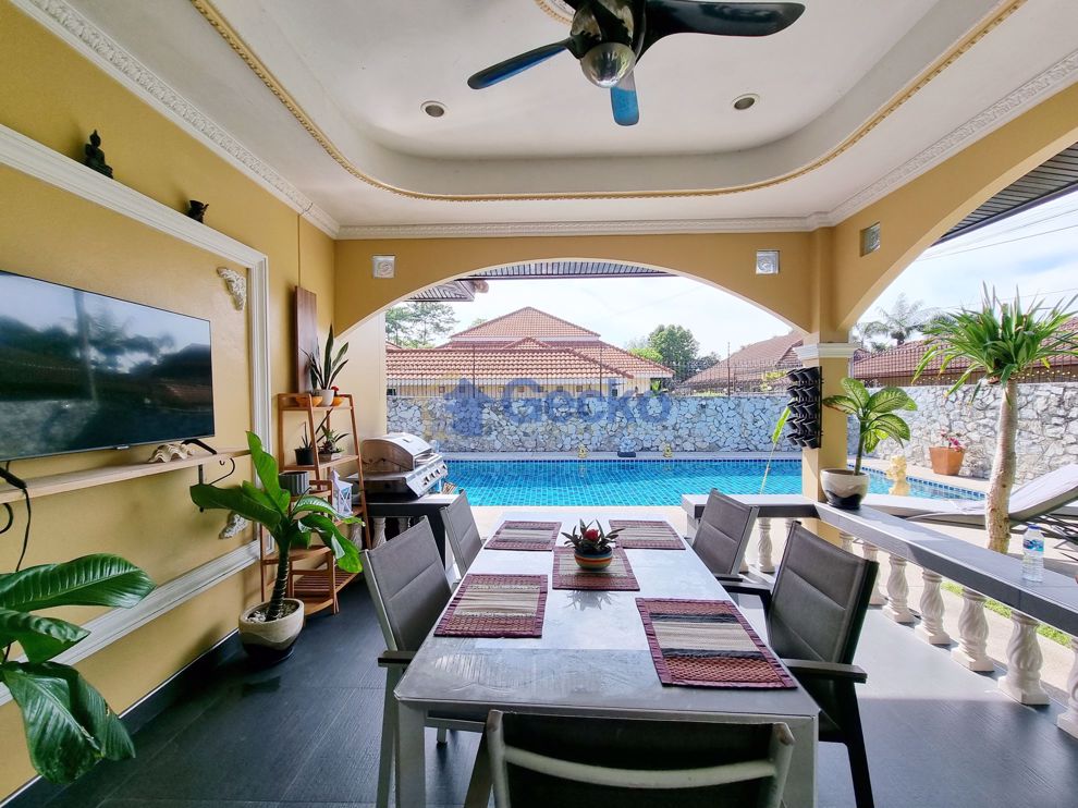 3 Bedrooms House  East Pattaya H009987 (Photo 2)