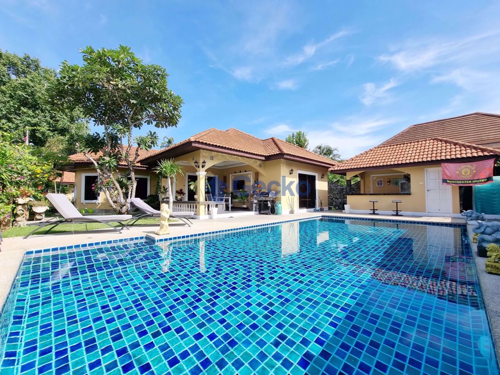 3 Bedrooms House  East Pattaya H009987 (Cover Photo)