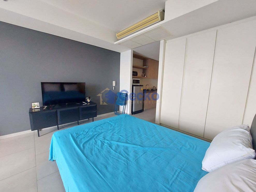 Studio Condo in The Zire Wongamat C010016 (Photo 4)