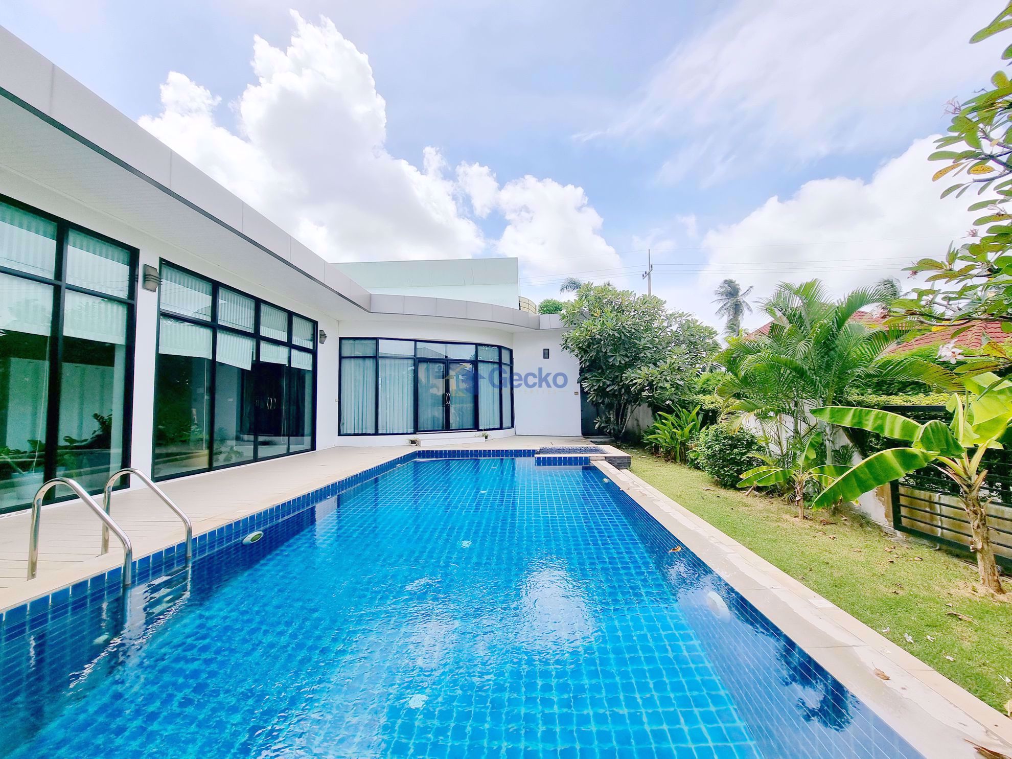 3 Bedrooms House  East Pattaya H010041