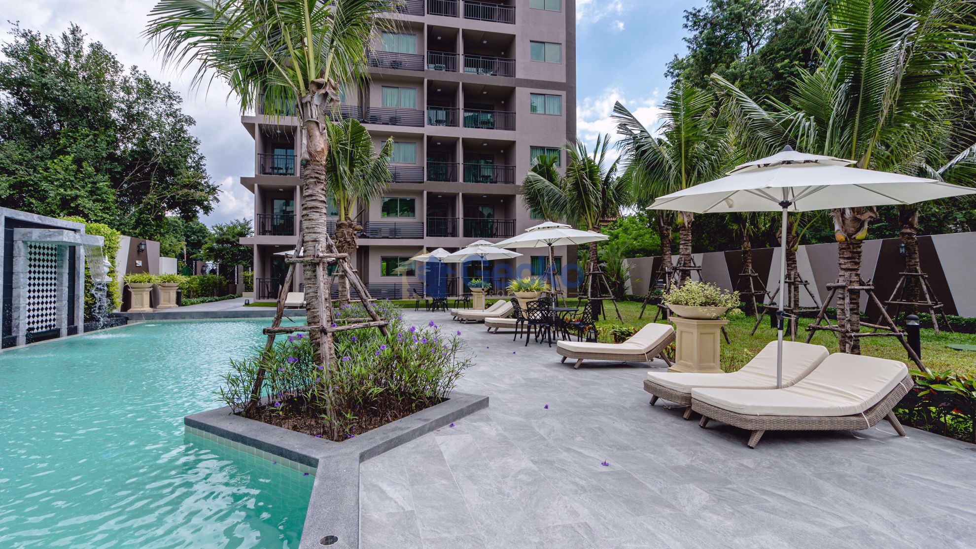Arcadia Center Suites