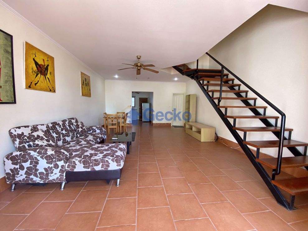 2 Bedrooms House in Suwattana Gardens  East Pattaya H010045 (Photo 4)
