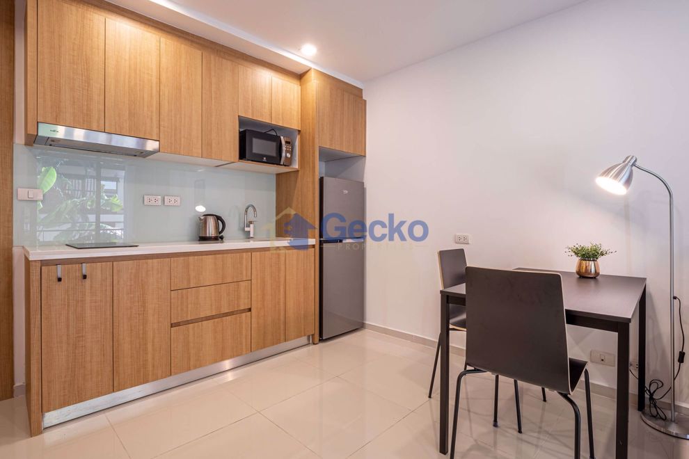 1  Bedroom bed in Condo in City Garden Pratumnak in Pratumnak C009168 (Photo 3)