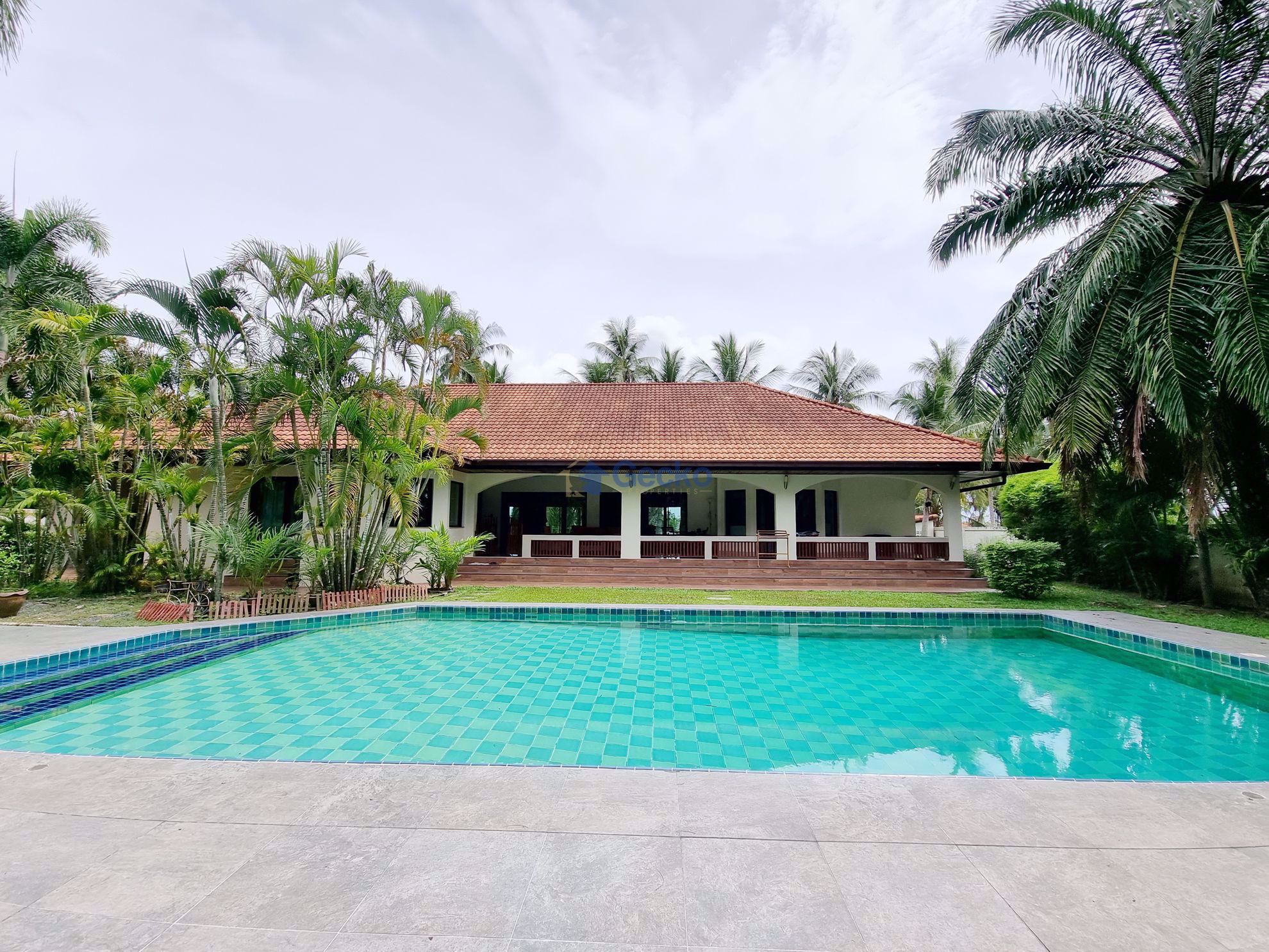 3 Bedrooms House  East Pattaya H010062