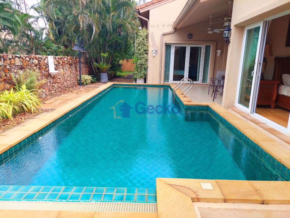 3 Bedrooms House in Silk Road Place  East Pattaya H010086 (Photo 1)