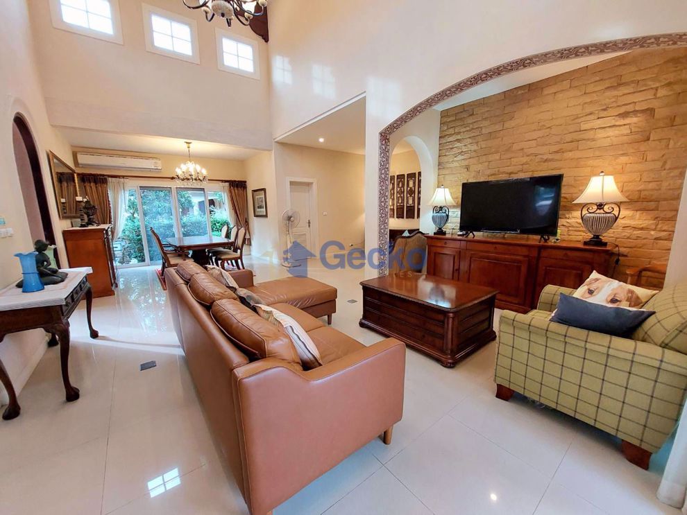 3 Bedrooms House in Silk Road Place  East Pattaya H010086 (Photo 4)