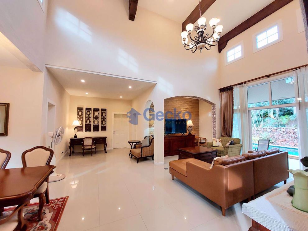 3 Bedrooms House in Silk Road Place  East Pattaya H010086 (Photo 2)