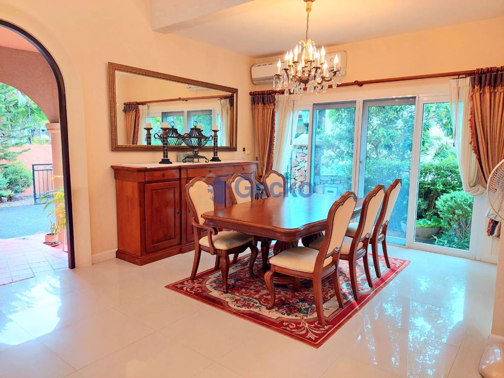 3 Bedrooms House in Silk Road Place  East Pattaya H010086 (Photo 3)