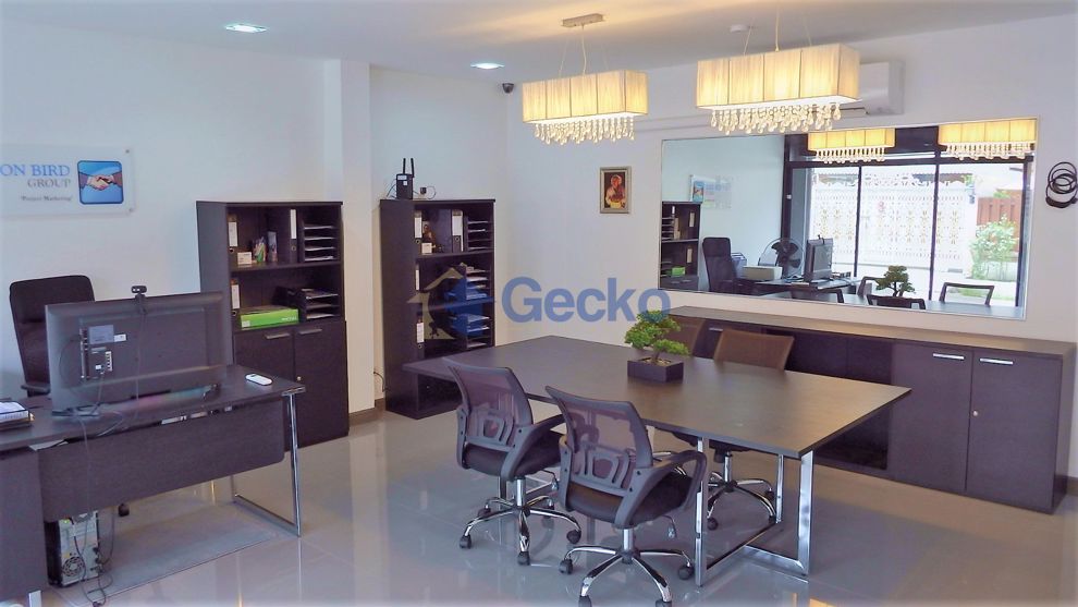 2 Bedrooms House  Central Pattaya H010094 (Photo 2)