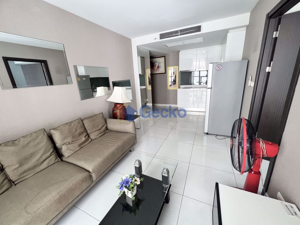 1 Bedroom Condo in The Place Pratumnak C010098 (Photo 3)