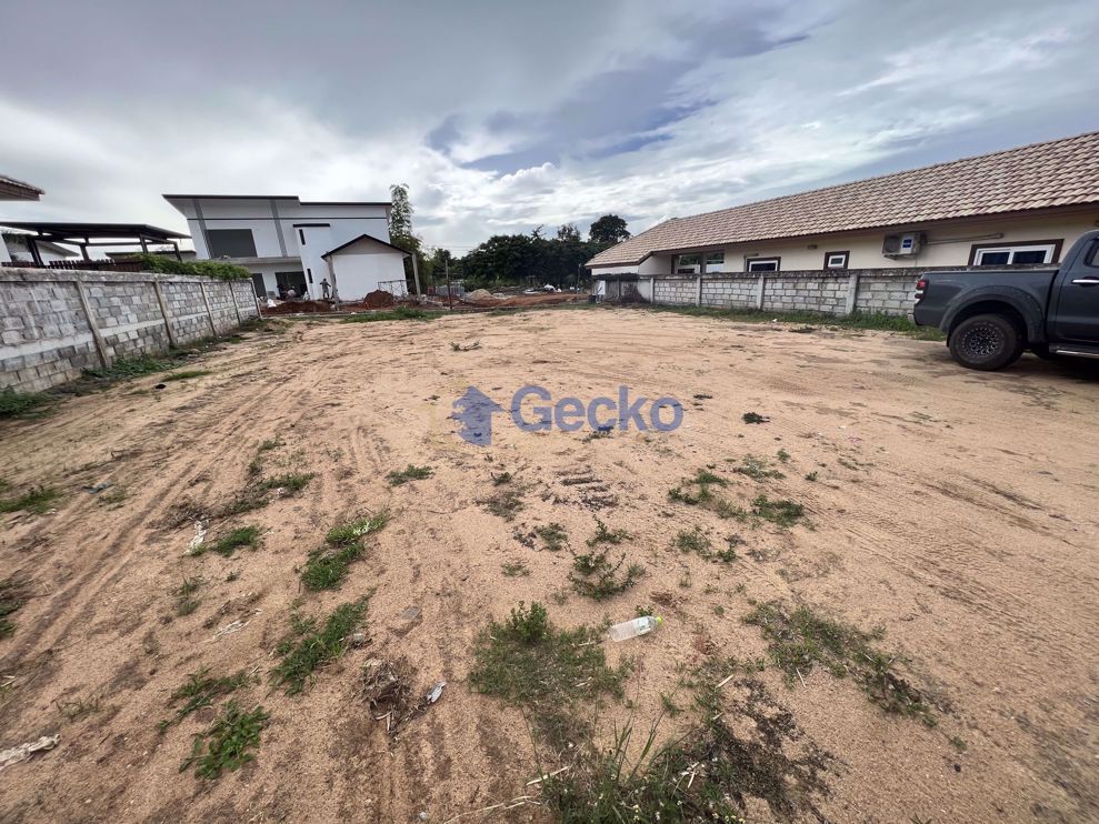 Land available in Huay Yai L010120 (Cover Photo)