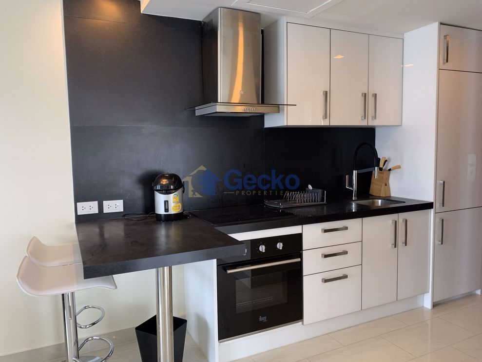 2 Bedrooms Condo in Grand Avenue Central Pattaya C010122 (Photo 3)