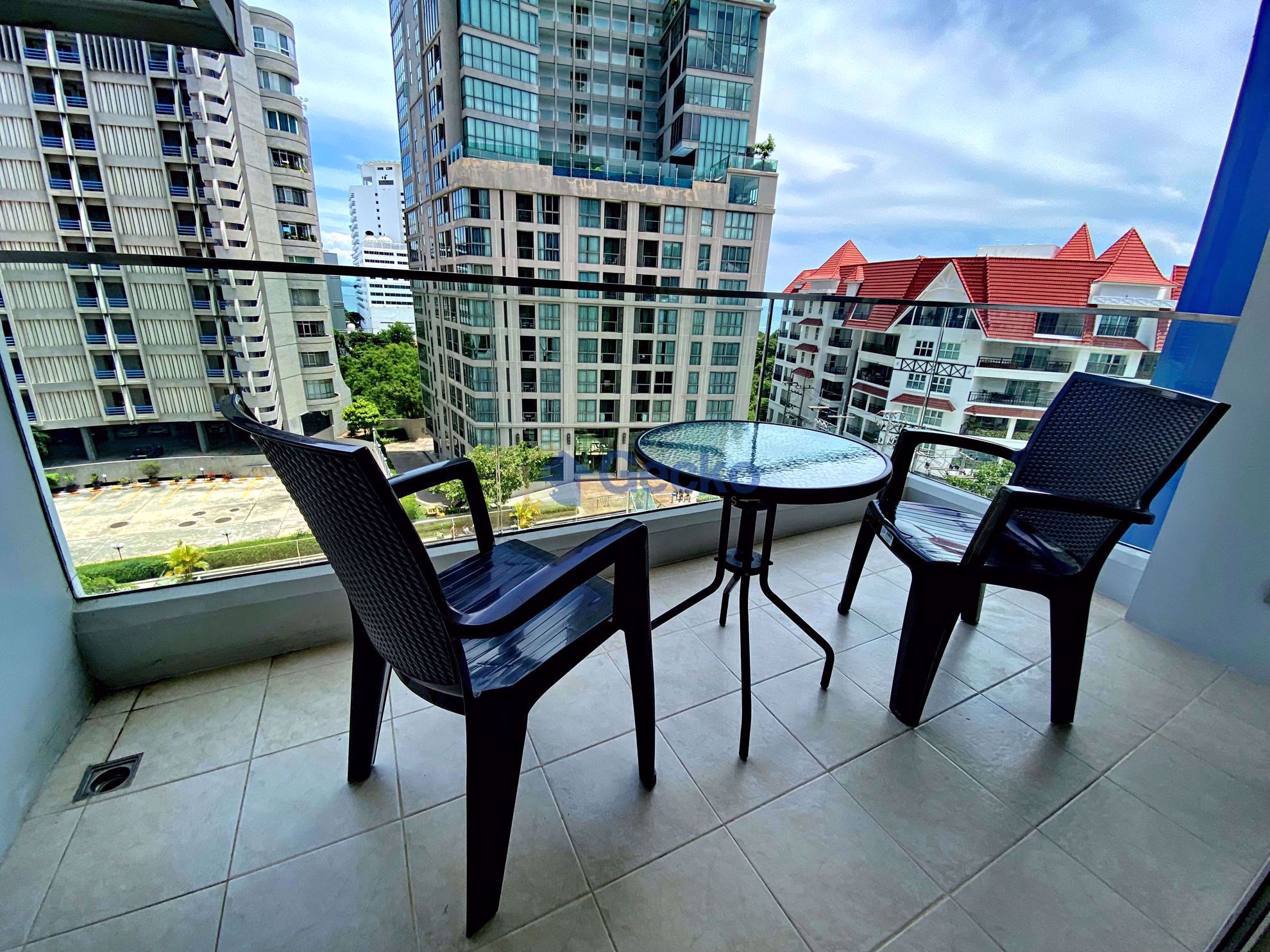 1 Bedroom Condo in The Cliff Pratumnak C010124