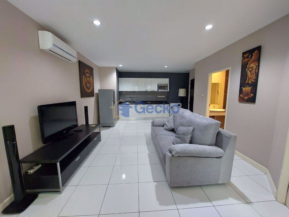 1 ห้องนอน คอนโดมิเนี่ยม in The Lofts Pratumnak พระตำหนัก C010130 (Photo 2)